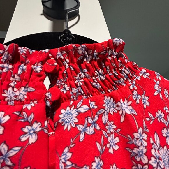 Red floral Ruffle Sleeve Pop Adalyn Rae Size Medium - Picture 6 of 6
